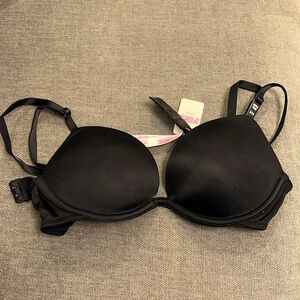 32A NWT Black Super Plush Pink Bra